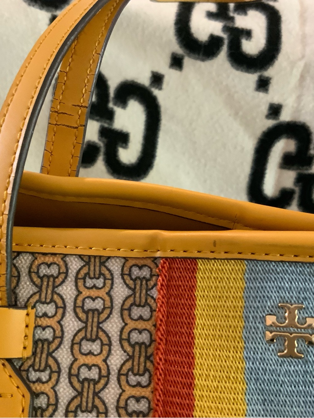 Tory Burch Gemini Link Canvas Tote - Picture 4 of 12